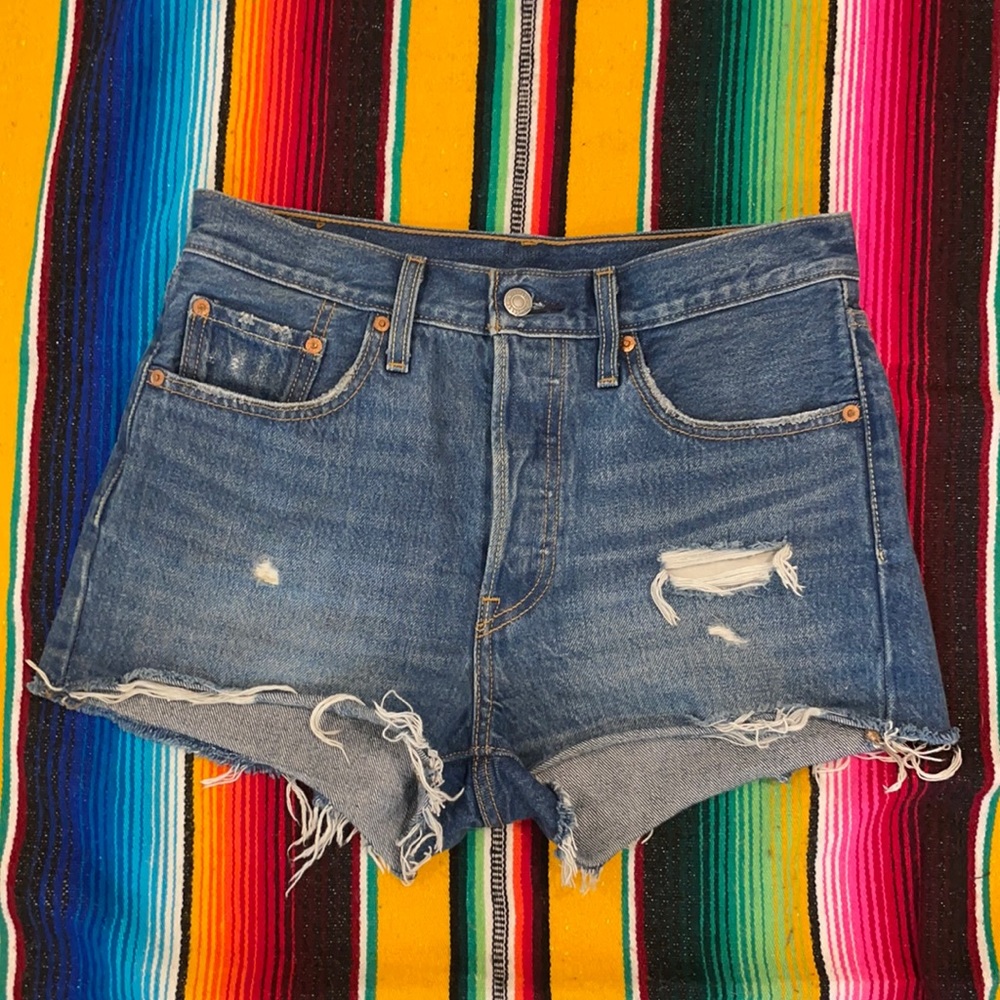 High waisted Levi’s Denim Shorts